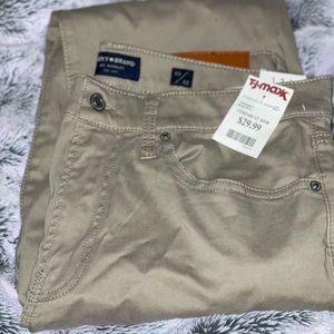 Lucky Brand khaki men pants. 32x32 slim straight